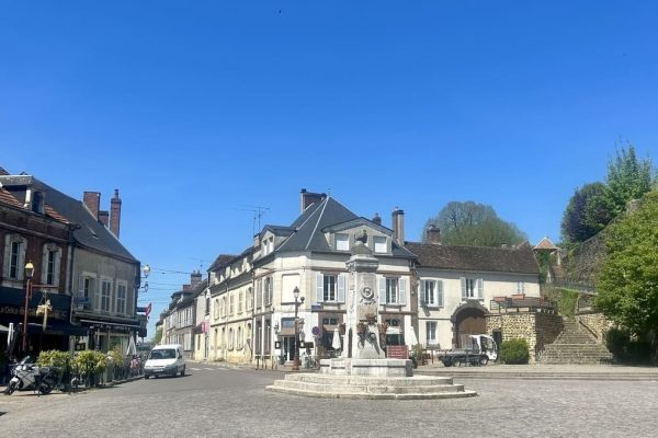 Coeur20de20ville20Toucy Photo de l'agence Pompes Funèbres et Marbrerie Picard - Toucy